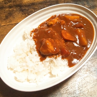 今日はカレー！！トマト缶Deトマトチキンカレー♫